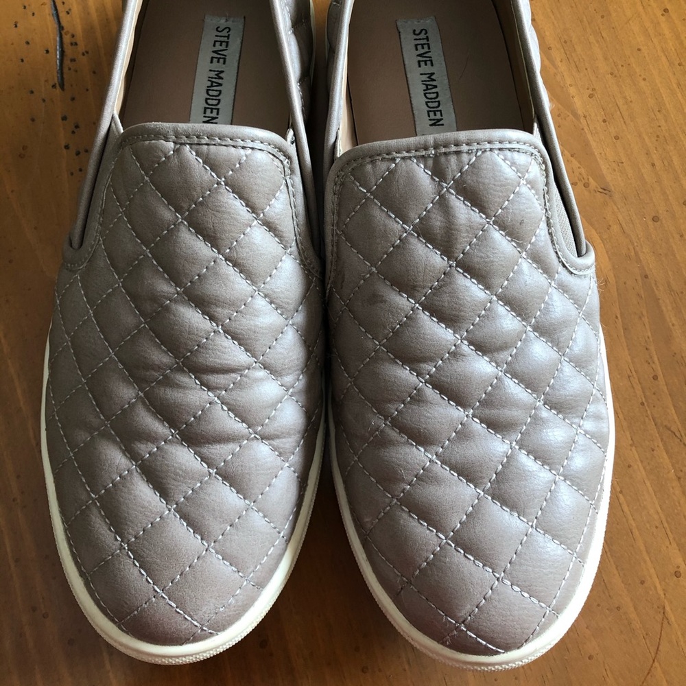 STEVE MADDEN SLIP ON SNEAKERS